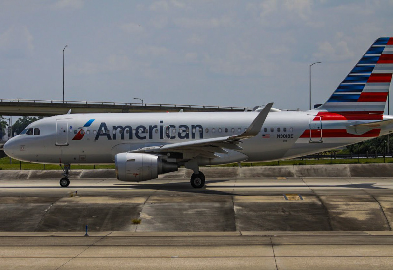 Photo of N9018E - American Airlines Airbus A319 at IAH on AeroXplorer Aviation Database