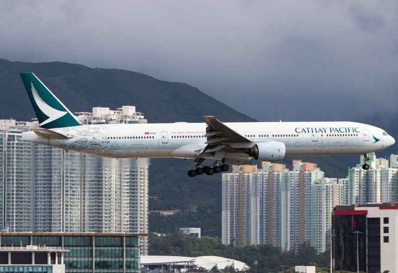 A Cathay Pacific Boeing 777-300 landing in Hong Kong