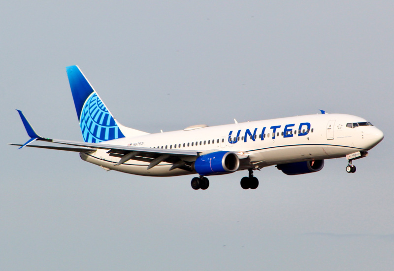 Photo of N87531 - United Airlines Boeing 737-800 at MCO on AeroXplorer Aviation Database