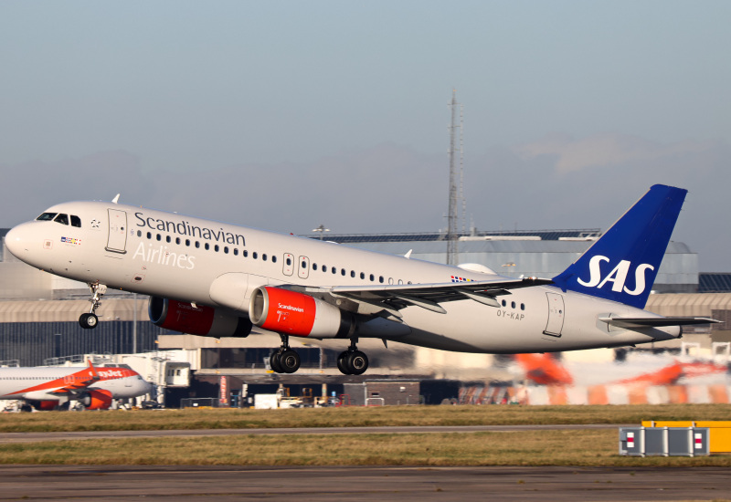 Photo of OY-KAP - Scandinavian Airlines Airbus A320 at MAN on AeroXplorer Aviation Database