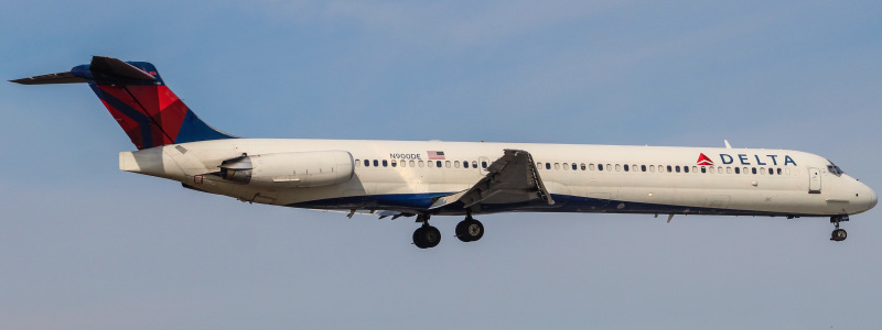 Photo of N900DE - Delta Airlines McDonnell Douglas MD-88 at PHL on AeroXplorer Aviation Database