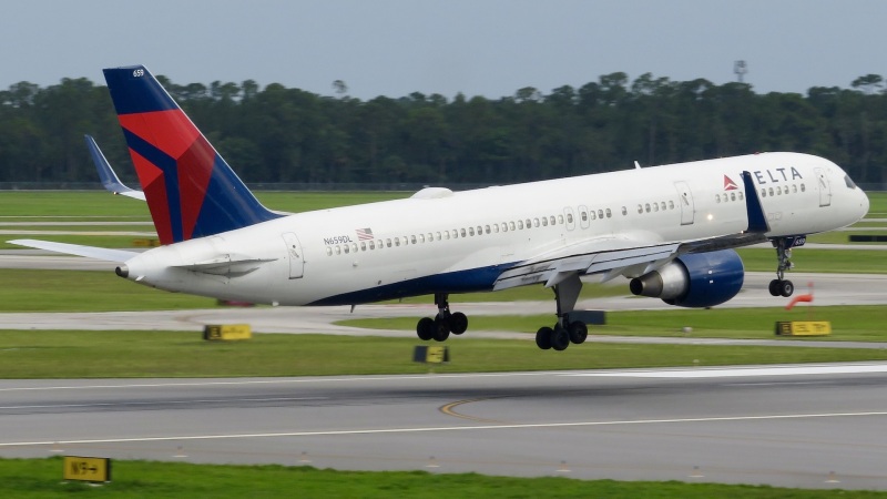 Photo of N659DL - Delta Airlines Boeing 757-200 at DAB on AeroXplorer Aviation Database