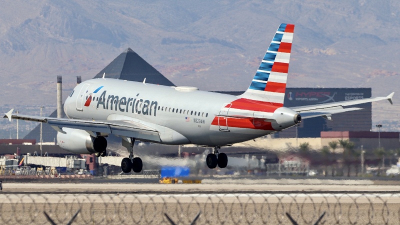 Photo of N829AW - American Airlines Airbus A319 at LAS on AeroXplorer Aviation Database