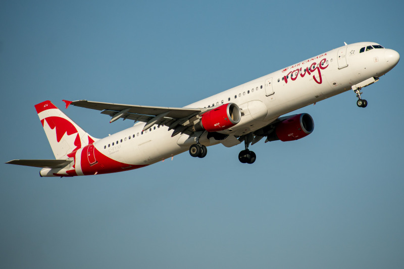 Photo of C-FYXF - Air Canada Rouge Airbus A321-200 at MCO on AeroXplorer Aviation Database