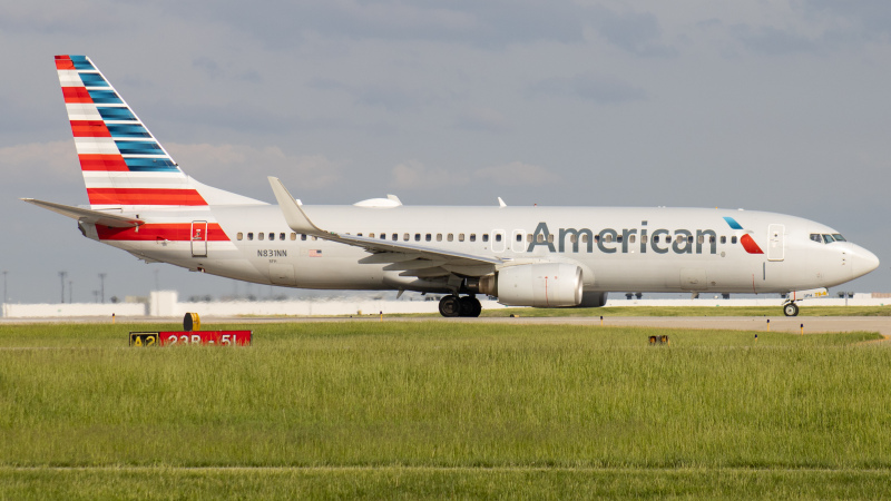 Photo of N831NN - American Airlines Boeing 737-800 at IND on AeroXplorer Aviation Database