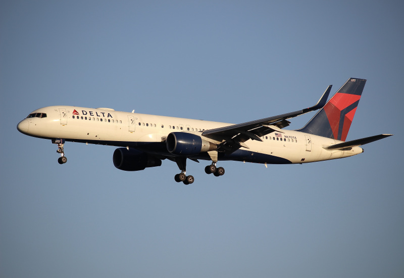 Photo of N6707A - Delta Airlines Boeing 757-200 at DCA on AeroXplorer Aviation Database