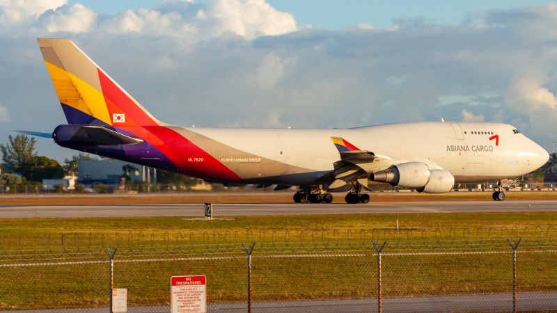 Photo of HL 7620 - Asiana Airlines Cargo Boeing 747-400F at MIA on AeroXplorer Aviation Database