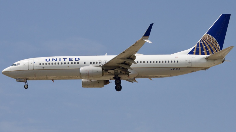 Photo of N35236 - United Airlines Boeing 737-800 at IAH on AeroXplorer Aviation Database