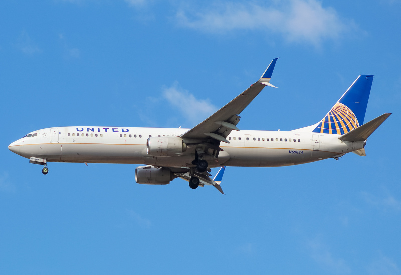 Photo of N69824 - United Airlines Boeing 737-900ER at ORD on AeroXplorer Aviation Database