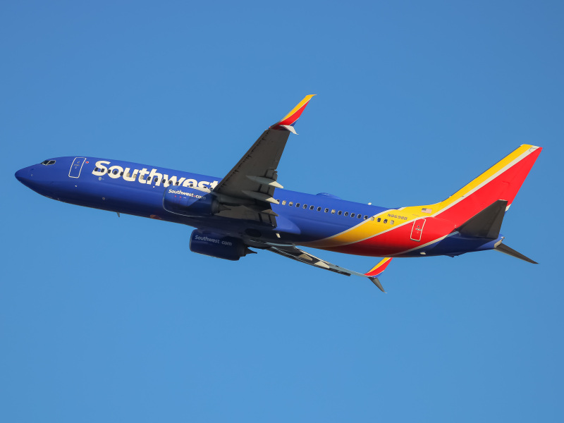 Photo of N8698B - Southwest Airlines Boeing 737-800 at BWI on AeroXplorer Aviation Database