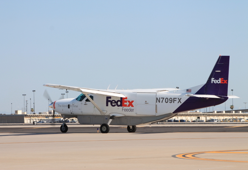 Photo of N709FX - FedEx Cessna 208 Grand Caravan at PHX on AeroXplorer Aviation Database