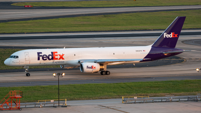 Photo of N962FD - FedEx Boeing 757-200F at ATL on AeroXplorer Aviation Database