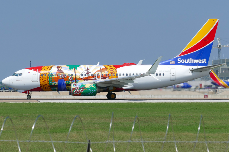 Photo of N945WN - Southwest Airlines  Boeing 737-700 at AUS on AeroXplorer Aviation Database