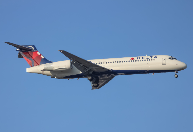 Photo of N933AT - Delta Airlines Boeing 717-200 at IAD on AeroXplorer Aviation Database