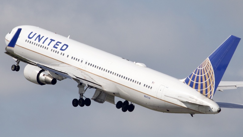 Photo of N643UA - United Airlines Boeing 767-300ER at IAH on AeroXplorer Aviation Database