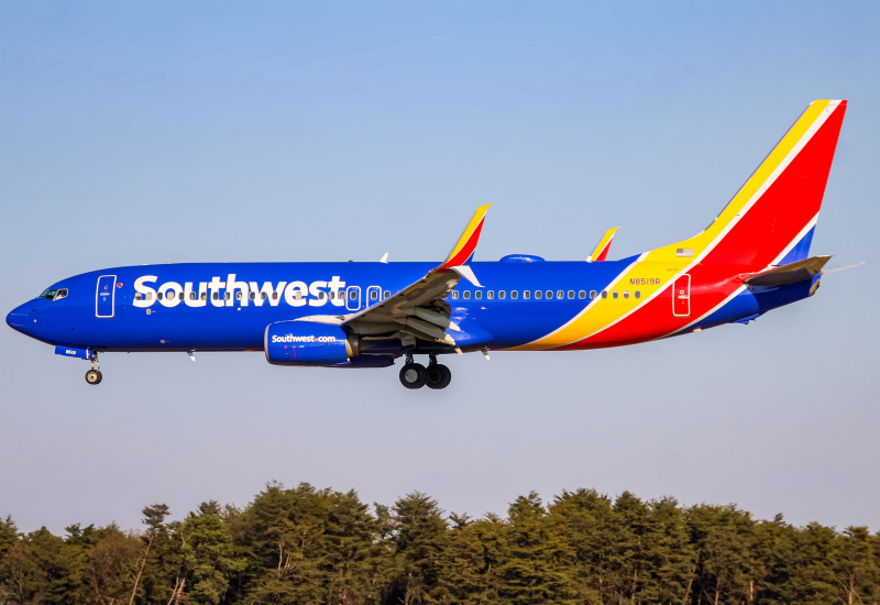 Photo of N8519R - Southwest Airlines Boeing 737-800 at BWI on AeroXplorer Aviation Database