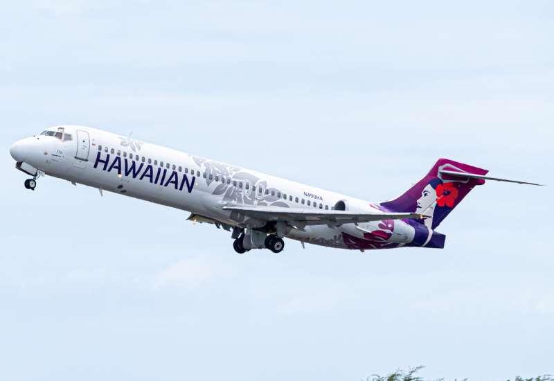 Photo of N490HA - Hawaiian Airlines Boeing 717-200 at HNL on AeroXplorer Aviation Database
