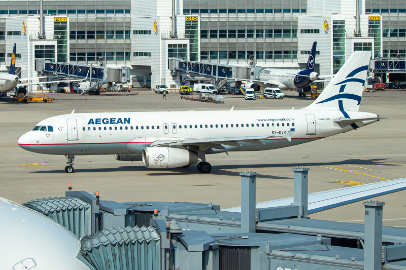 Photo of SX-DVR - Aegean Airlines Airbus A320 at MUC on AeroXplorer Aviation Database