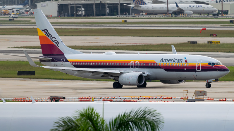 Photo of N917NN - American Airlines Boeing 737-800 at MIA on AeroXplorer Aviation Database