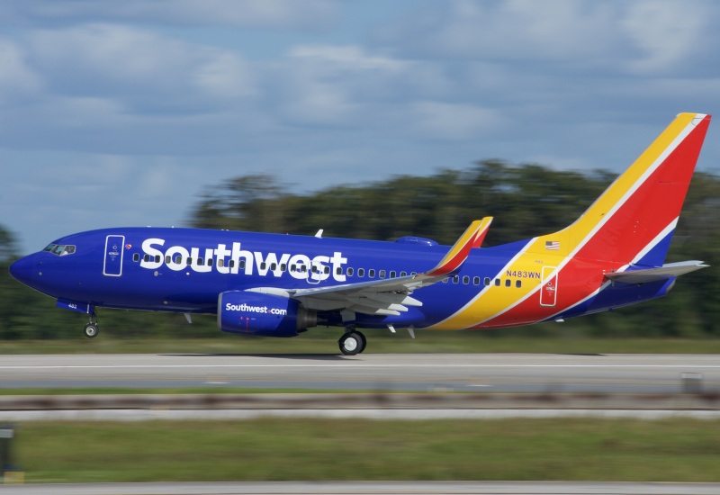 Photo of N483WN - Southwest Airlines Boeing 737-700 at MCO on AeroXplorer Aviation Database