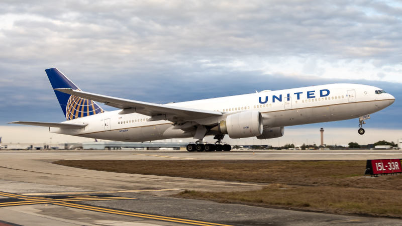 Photo of N78009 - United Airlines Boeing 777-200ER at IAH on AeroXplorer Aviation Database