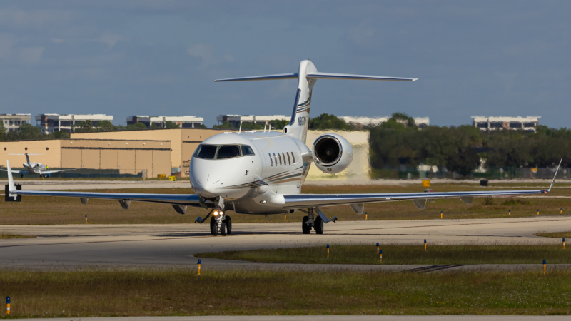 Photo of N865WW - PRIVATE Bombardier Challenger 300 at APF on AeroXplorer Aviation Database