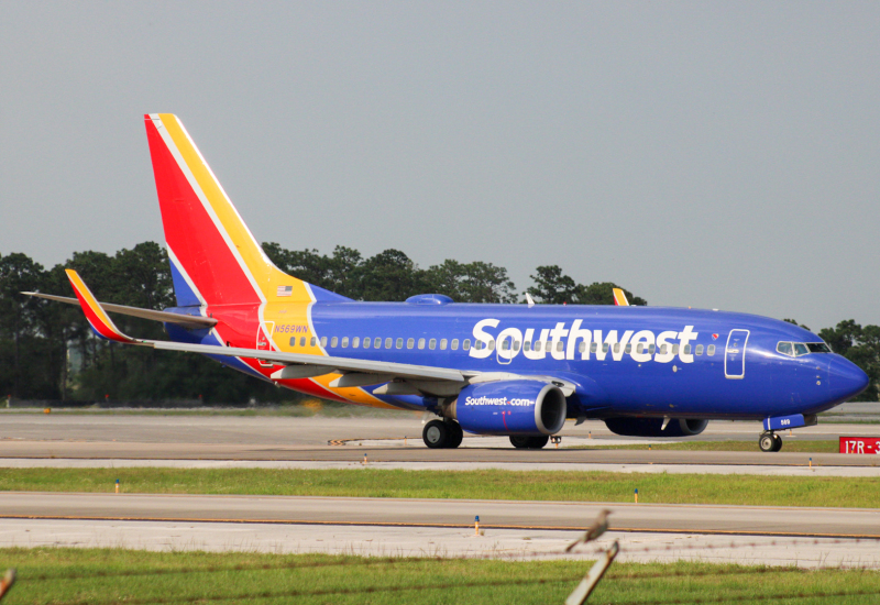 Photo of N569WN - Southwest Airlines Boeing 737-700 at MCO on AeroXplorer Aviation Database