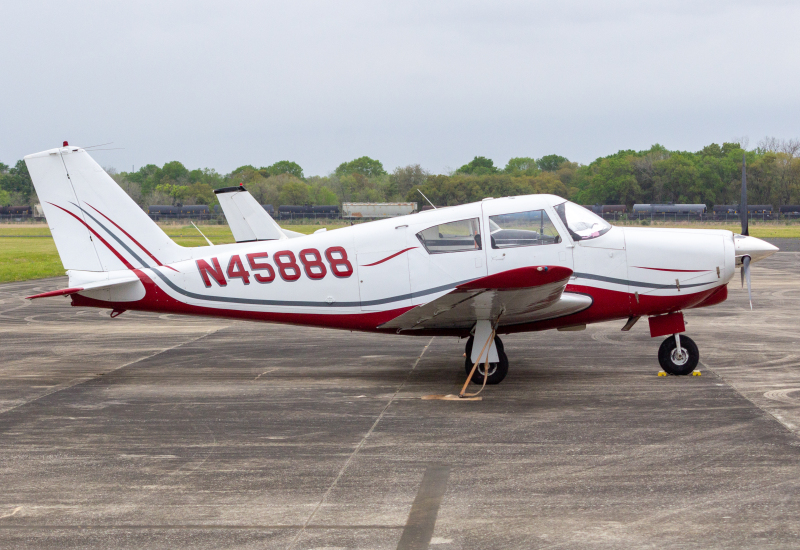 Photo of N45888 - PRIVATE Piper 24 Comanche  at IAH on AeroXplorer Aviation Database