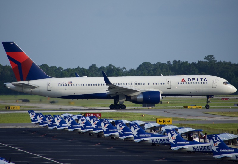 Photo of N6707A - Delta Airlines Boeing 757-200 at DAB on AeroXplorer Aviation Database