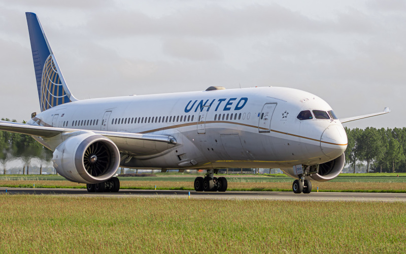Photo of N26910 - United Airlines Boeing 787-8 at AMS on AeroXplorer Aviation Database