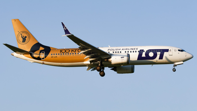 Photo of SP-LVK - LOT Polish Airlines Boeing 737 MAX 8 at ZRH on AeroXplorer Aviation Database