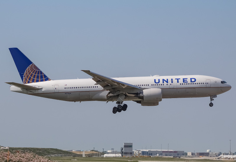 Photo of N773UA - United Airlines  Boeing 777-200 at ORD on AeroXplorer Aviation Database