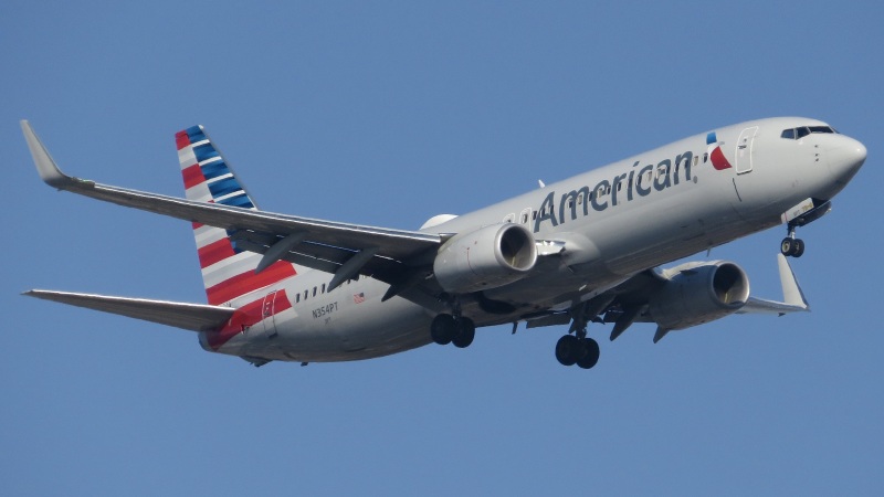 Photo of N345PT - American Airlines Boeing 737-800 at JFK on AeroXplorer Aviation Database