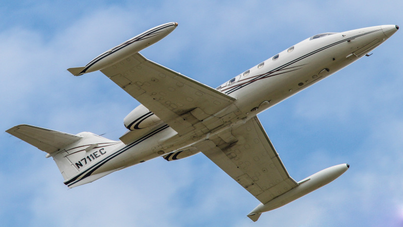 Photo of N711EC - PRIVATE Learjet 31 at ABE on AeroXplorer Aviation Database
