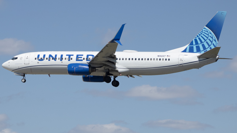 Photo of N13227 - United Airlines Boeing 737-800 at BWI on AeroXplorer Aviation Database