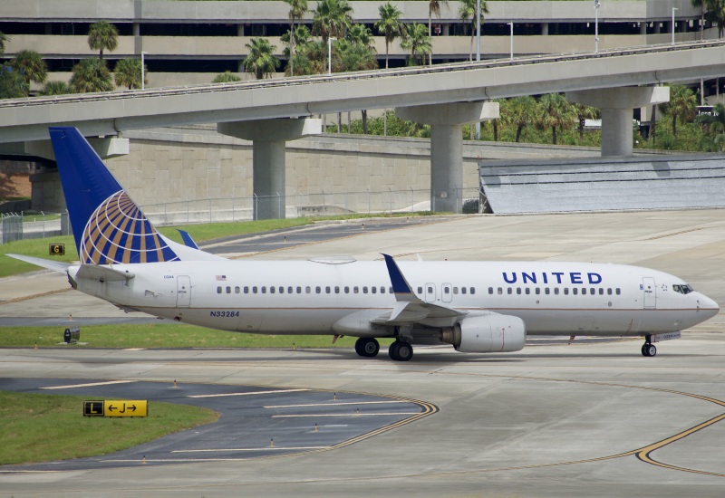 Photo of N33284 - United Airlines Boeing 737-800 at TPA on AeroXplorer Aviation Database