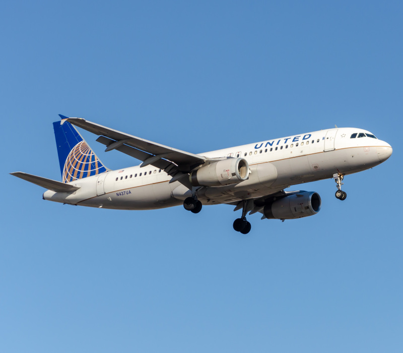 Photo of N437UA - United Airlines Airbus A320 at EWR on AeroXplorer Aviation Database