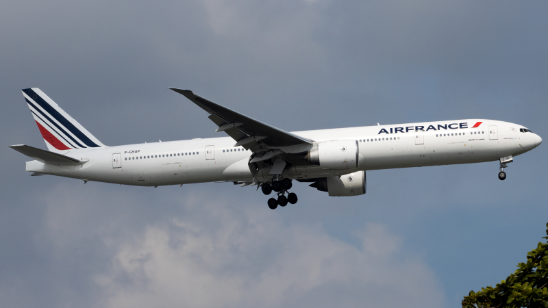 Photo of F-GSQF - Air France Boeing 777-300ER at SIN on AeroXplorer Aviation Database