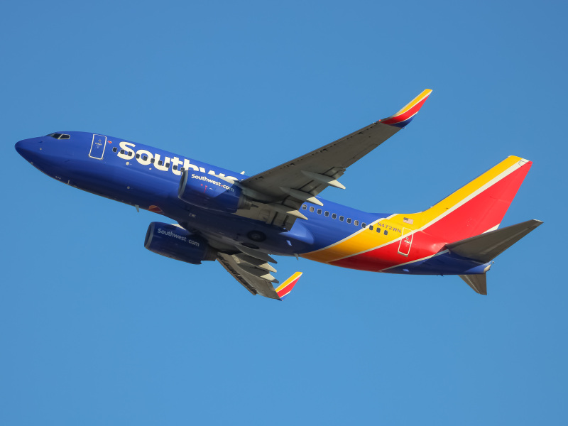 Photo of N472WN - Southwest Airlines Boeing 737-700 at BWI on AeroXplorer Aviation Database