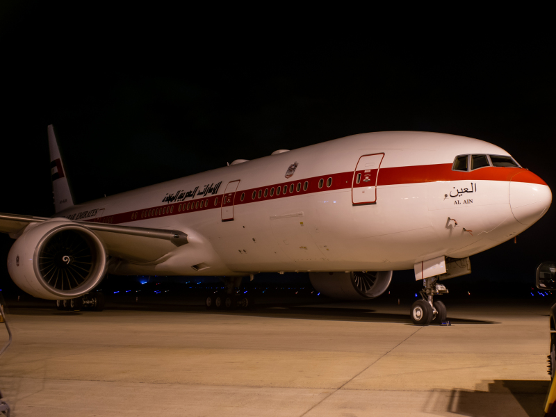 Photo of A6-ALN - UAE Government Boeing 777-200ER at IAD on AeroXplorer Aviation Database