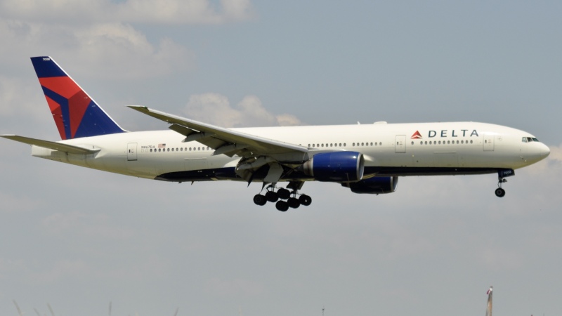 Photo of N867DA - Delta Airlines Boeing 777-200ER at ORD on AeroXplorer Aviation Database