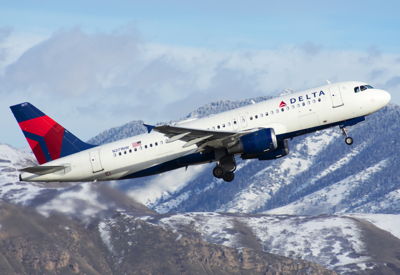 Photo of N371NW - Delta Airlines Airbus A320 at SLC on AeroXplorer Aviation Database