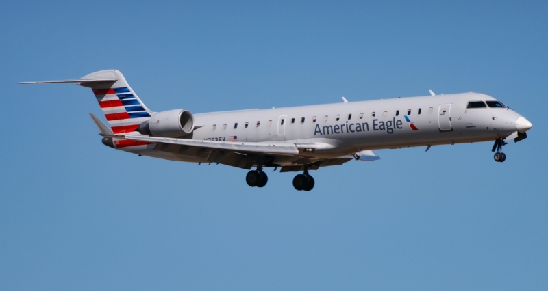 Photo of N753EV - American Eagle Mitsubishi CRJ-700 at DFW on AeroXplorer Aviation Database