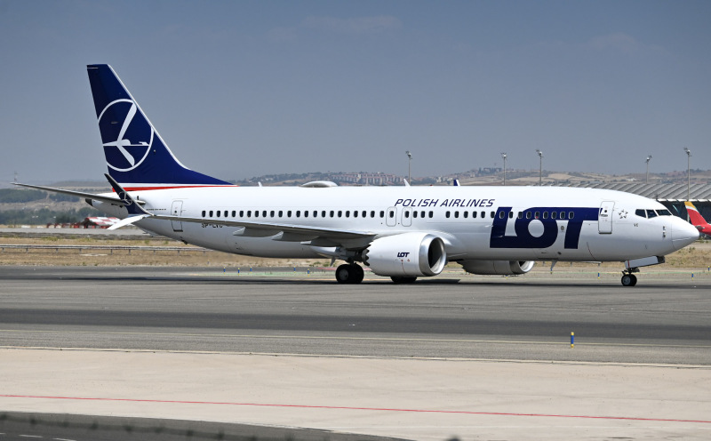 Photo of SP-LVC - LOT Polish Airlines Boeing 737 MAX 8 at MAD on AeroXplorer Aviation Database