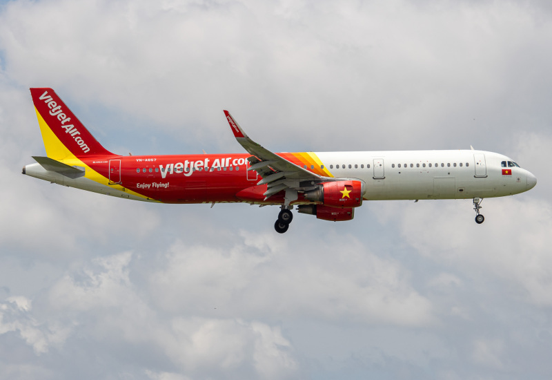 Photo of VN-A657 - VietJet Air Airbus A321-200 at SGN on AeroXplorer Aviation Database