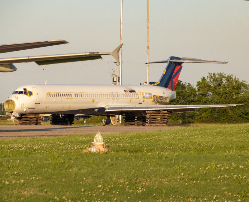 Photo of N907DL - Delta Airlines McDonnell Douglas MD-88 at BYH on AeroXplorer Aviation Database