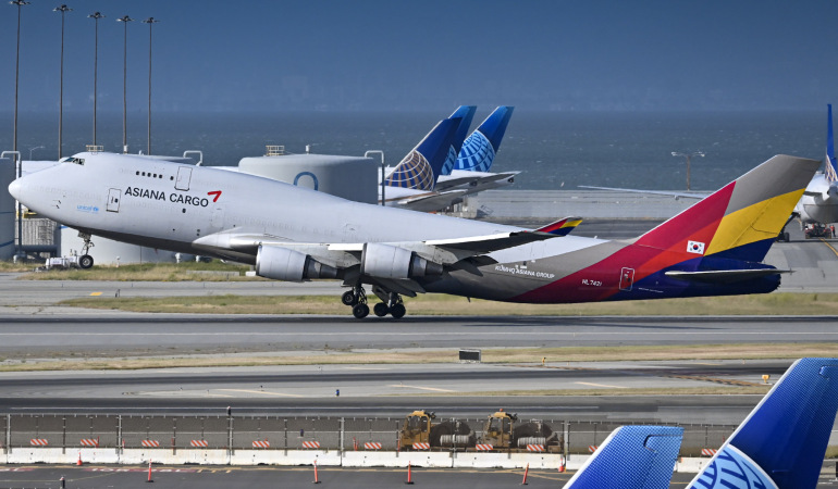 Photo of HL7421 - Asiana Airlines Cargo Boeing 747-400F at SFO on AeroXplorer Aviation Database