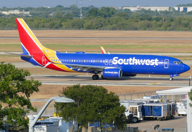 Photo of N8670A - Southwest Airlines Boeing 737-800 at AUS on AeroXplorer Aviation Database