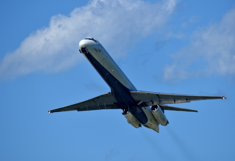 Photo of UNKNOWN - Delta Airlines Mcdonnell Douglas MD88 at MKE on AeroXplorer Aviation Database