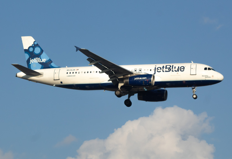 Photo of N534JB - JetBlue Airways Airbus A320 at EWR on AeroXplorer Aviation Database